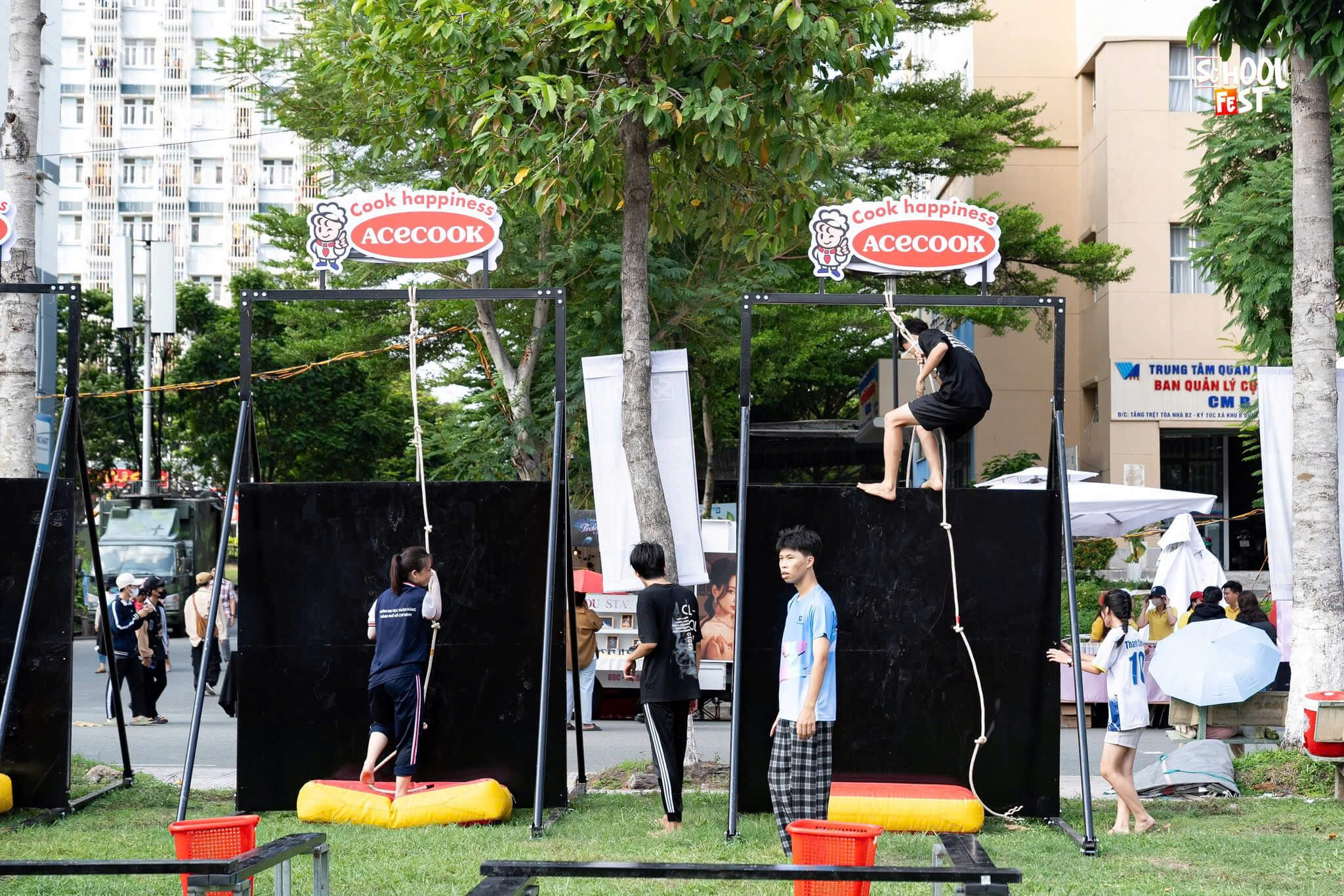 SCHOOL FEST